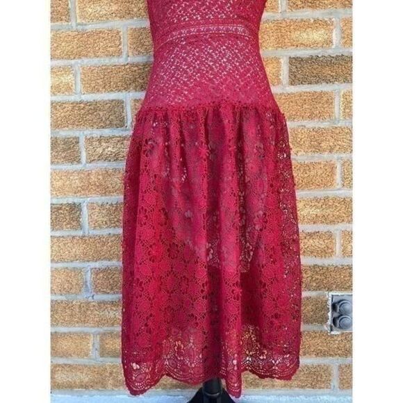 O.P.T OPT One Pretty Time Lizzet Magenta red lace midi dress size medium - Picture 7 of 12